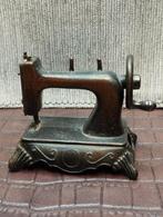 vintage naaimachine uit Hongkong, Antiek en Kunst, Antiek | Koper en Brons, Ophalen of Verzenden