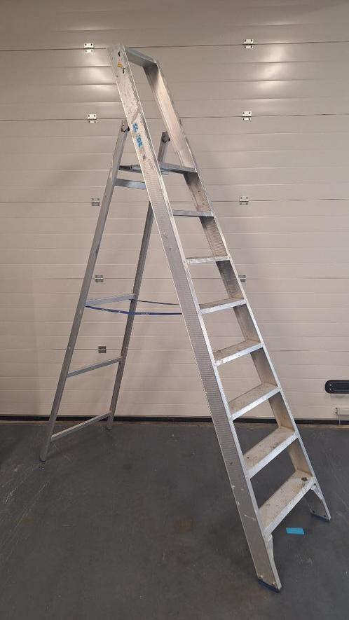 Solide Bordes trap / ladder 8  treden, Auto diversen, Autogereedschap, Zo goed als nieuw, Ophalen