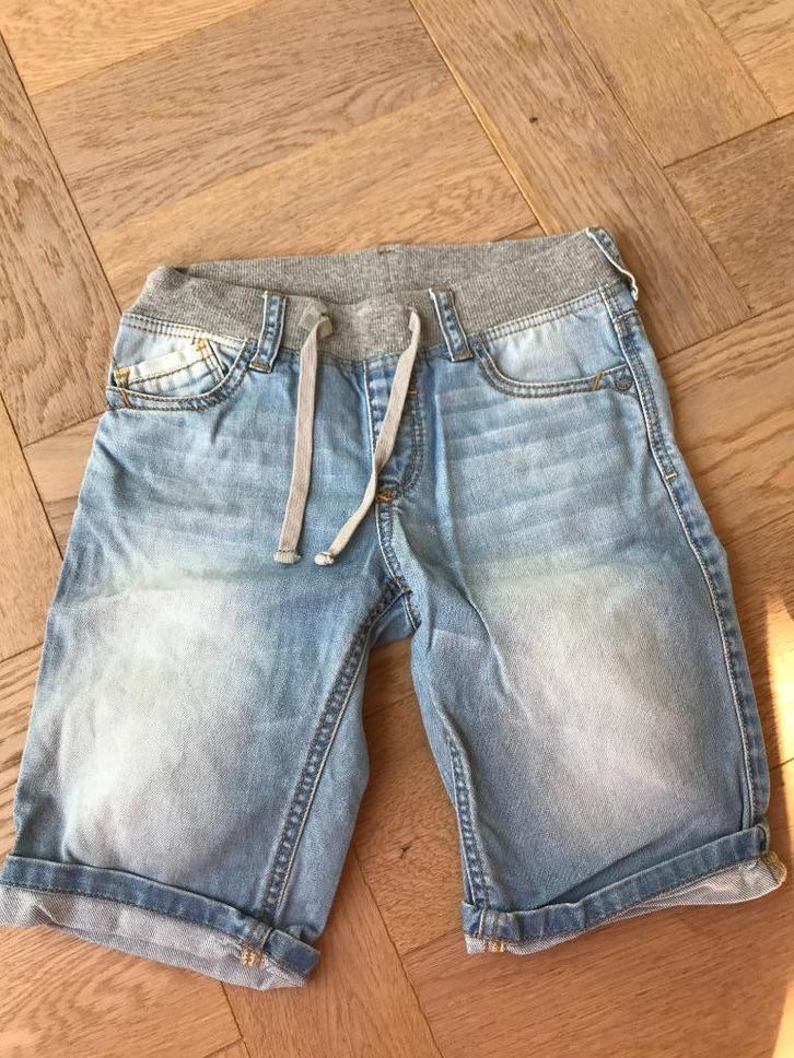 leuke korte lichte spijkerbroek van WE maat 134 heel goed!, Kinderen en Baby's, Kinderkleding | Maat 134, Gebruikt, Jongen, Broek
