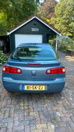 Renault Laguna Initiale 2.0  Turbo AUT  Blauw, Beige, 4 cilinders, Blauw, Particulier