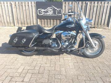 HARLEY-DAVIDSON FLHRC ROAD KING CLASSIC (bj 2015) beschikbaar voor biedingen