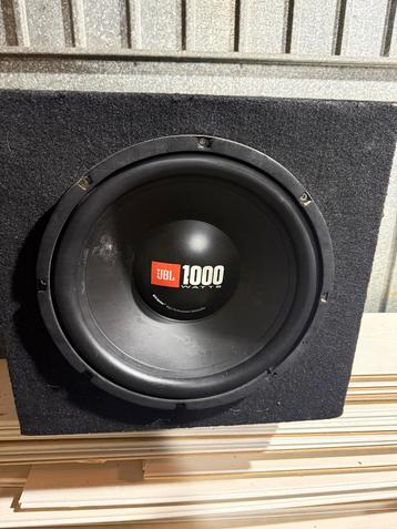 JBL Subwoofer 1000W met Renegade Versterker beschikbaar voor biedingen