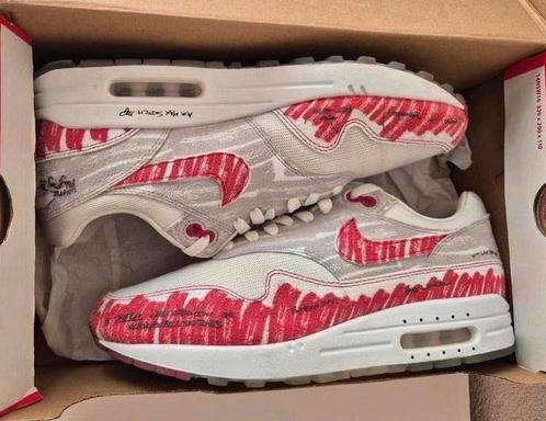Nike Air Max 1 Sketch to Shelf Red - maat 42, Kleding | Heren, Schoenen, Zo goed als nieuw, Sneakers of Gympen, Overige kleuren