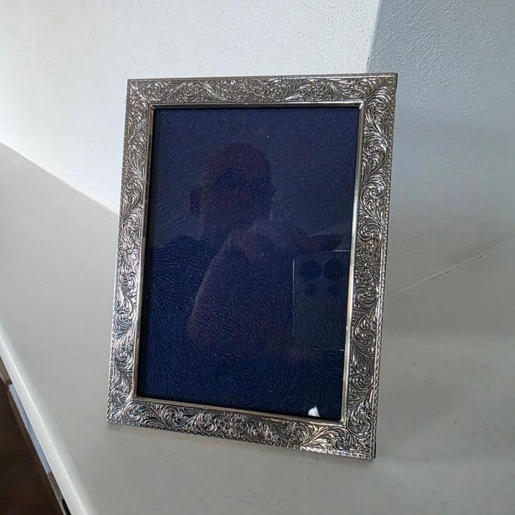 Een Zilveren Fotolijst van hoge kwaliteit 155 x 115 mm., Antiek en Kunst, Antiek | Goud en Zilver, Zilver, Ophalen of Verzenden