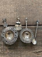 4 Antiek zilveren theezeef/schepjes, Verzenden