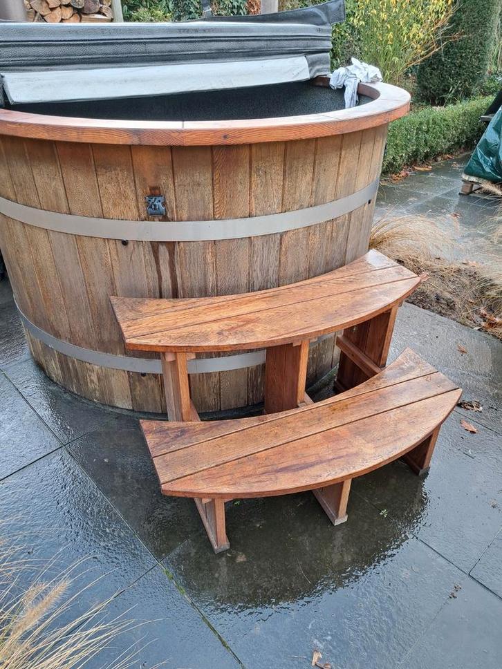 Luxe Hottub 6 persoons - Canadees Red Cedar, Tuin en Terras, Bubbelbaden en Hottubs, Zo goed als nieuw, Vast, Afdekzeil, Trap