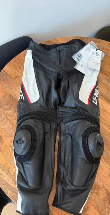 Dainese motor broek maat62  beschikbaar voor biedingen