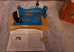 Vintage Kindernaaimachine USSR, Antiek en Kunst, Ophalen of Verzenden