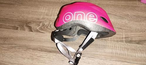 Mooie rode ONE fietshelm..., Fietsen en Brommers, Fietsaccessoires | Fietshelmen, Zo goed als nieuw, XS, Ophalen
