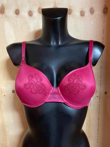 Chantelle bh maat 75c model 2246 beschikbaar voor biedingen