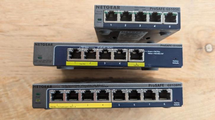 Netgear Prosafe Switch GS108PE, GS105PE, GS105E, Computers en Software, Netwerk switches, Zo goed als nieuw, Ophalen of Verzenden