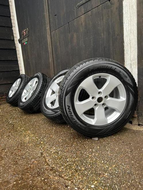 Originele jeep grand Cherokee velgen 18 inch pirelli winter, Auto-onderdelen, Banden en Velgen, Banden en Velgen, Winterbanden