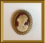 Vintage celluloid camee broche: LA D.A.C. , Paris, Sieraden, Tassen en Uiterlijk, Antieke sieraden, Ophalen of Verzenden, Overige materialen