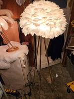 Elegante veren vloerlamp, Ophalen of Verzenden, Zo goed als nieuw, Stof, Modern
