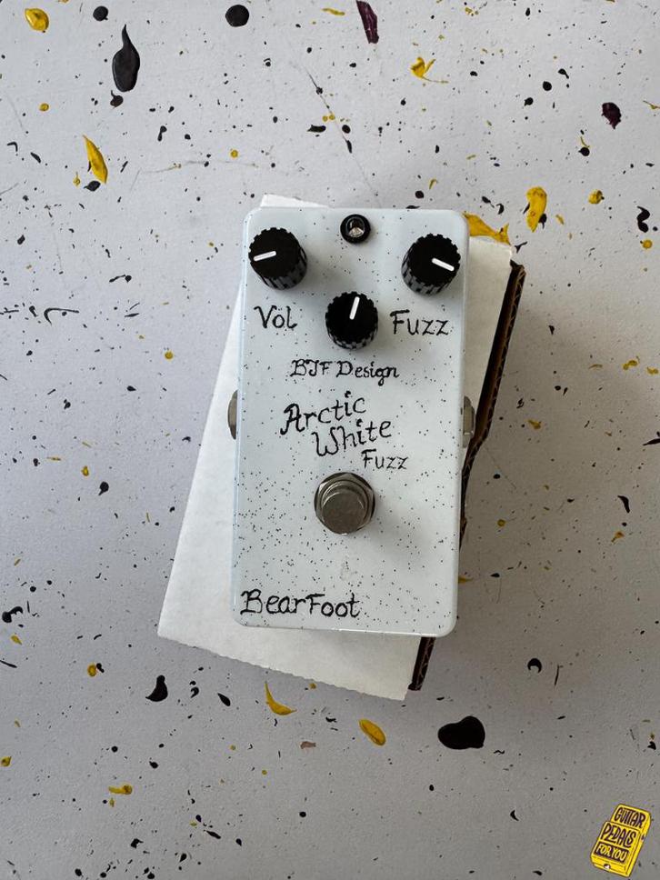 Bearfoot FX Arctic White Fuzz, Muziek en Instrumenten, Effecten, Gebruikt, Distortion, Overdrive of Fuzz, Ophalen of Verzenden