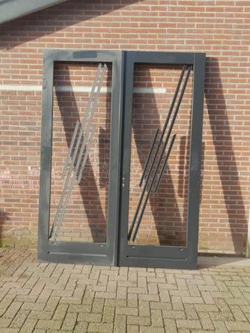 2 sets openslaande deuren nieuw (nr38) beschikbaar voor biedingen