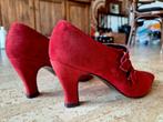 Rode schoenen met Victoriaanse hak maat 41, Kleding | Dames, Ophalen of Verzenden, Zo goed als nieuw, Rood