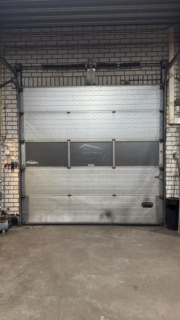 GEZOCHT overhead deur met loopdeur 3x3 meter beschikbaar voor biedingen