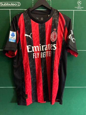 AC Milan 25/26 Home kit beschikbaar voor biedingen