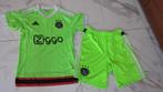 176 AJAX groen tenue, Ophalen of Verzenden, Zo goed als nieuw, Jongen, Sport- of Zwemkleding