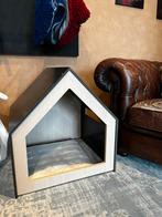 Honden huisje, Dieren en Toebehoren, Hondenhokken, Ophalen, Zo goed als nieuw, Minder dan 65 cm