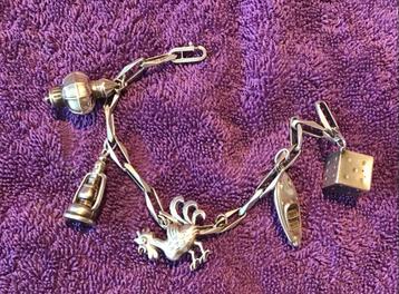 Antieke Zilveren Bedelarmband met 5 Bedels beschikbaar voor biedingen