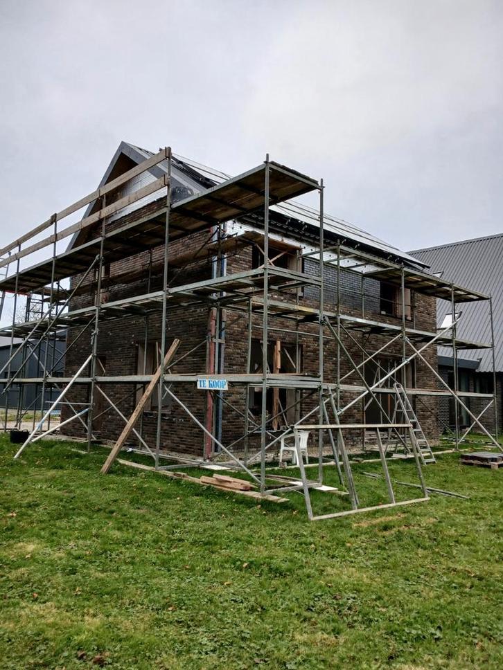 Te koop,metselsteiger hij is stevig en in zeer goede staat, Doe-het-zelf en Verbouw, Steigers, Zo goed als nieuw, Gevelsteiger