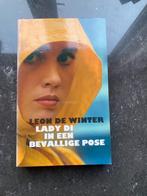 Lady di in een bevallige pose, Boeken, Essays, Columns en Interviews, Eén auteur, Ophalen of Verzenden, Zo goed als nieuw, Leon de Winter