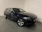 BMW 5-serie Touring 528i High Executive AUTOMAAT/LEER/NAP, Euro 5, Achterwielaandrijving, Beige, 2000 kg