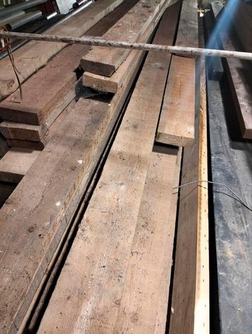 Houten balken  beschikbaar voor biedingen