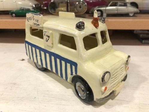 Porseleinen Bedford ICE Cream Busje, Hobby en Vrije tijd, Modelauto's | Overige schalen, Gebruikt, Bus of Vrachtwagen, Ophalen of Verzenden