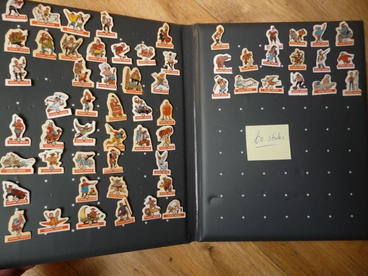 60x stripspeldjes  STRIPS  en/of  SPELDJES  suske en wiske, Verzamelen, Speldjes, Pins en Buttons, Zo goed als nieuw, Speldje of Pin