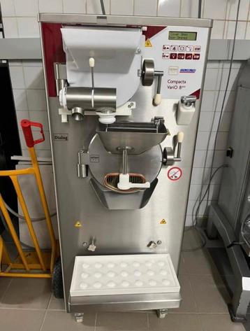 Ijsmachine Cattabriga Ijs met pasteurisatie beschikbaar voor biedingen