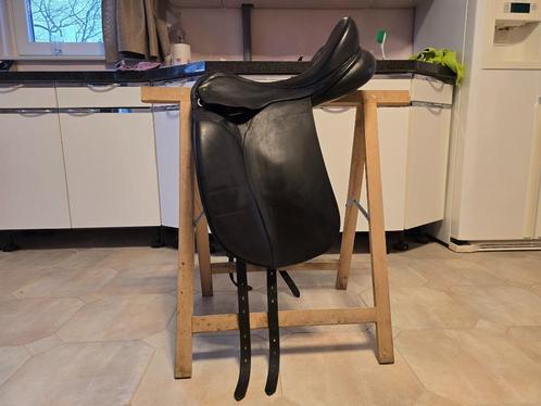 Hulsebos dressuur zadel en GOEDKOPE Zadels pannekoekzadel, Dieren en Toebehoren, Paarden en Pony's | Zadels, Gebruikt, Dressuur