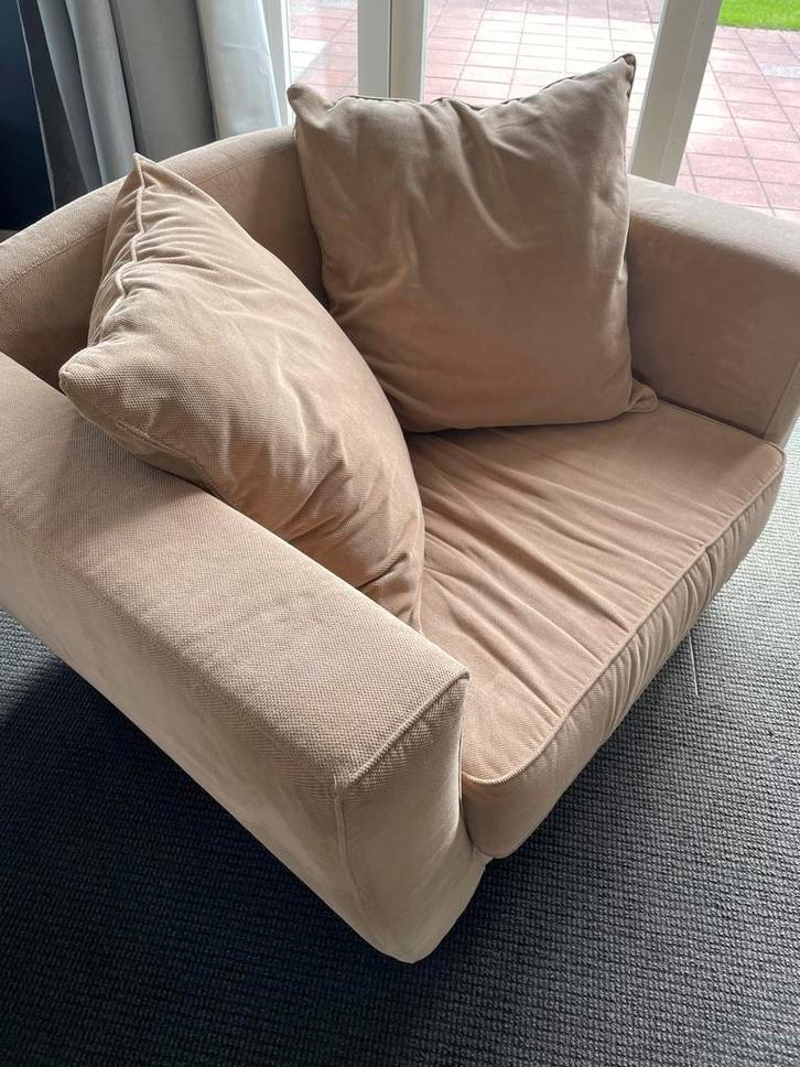 Beige loveseat / fauteuil – ruime éénzitter, Huis en Inrichting, Banken | Sofa's en Chaises Longues, Gebruikt, Eenpersoons, Minder dan 150 cm