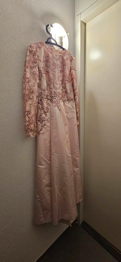 Elegante Galajurk - Kayra - Maat M, Kleding | Dames, Jurken, Nieuw, Maat 38/40 (M), Roze, Onder de knie, Ophalen of Verzenden