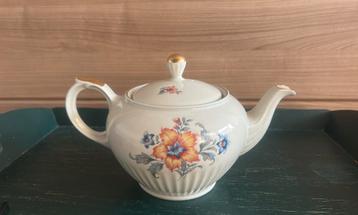 Mosa Maastricht theepot, herfstbloemen dessin beschikbaar voor biedingen