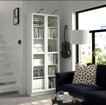 Ikea billy oxberg vitrine kast wit met glazen deuren - afbeelding 3