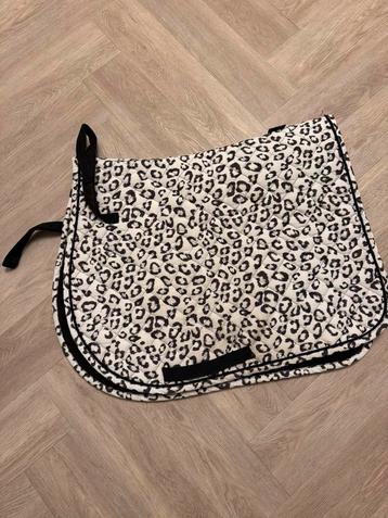 Dekjes pony beschikbaar voor biedingen