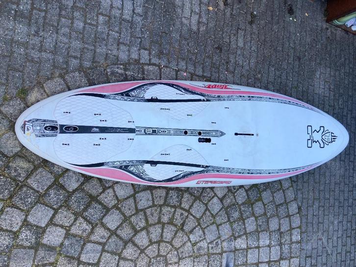 Windsurfboard Starboard kode tufskin 137 met vinnen en bag, Watersport en Boten, Windsurfen, Gebruikt, Plank, Minder dan 250 cm