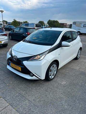 Toyota Aygo 2015 5-d Airco/cruise control/camera beschikbaar voor biedingen