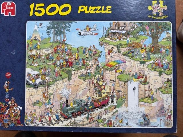 Waanzinnig leuke puzzels van Jan van Haasteren 1.500 st, Hobby en Vrije tijd, Denksport en Puzzels, Zo goed als nieuw, Legpuzzel
