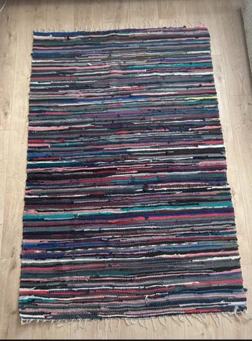 Multi colour vloerkleed beschikbaar voor biedingen