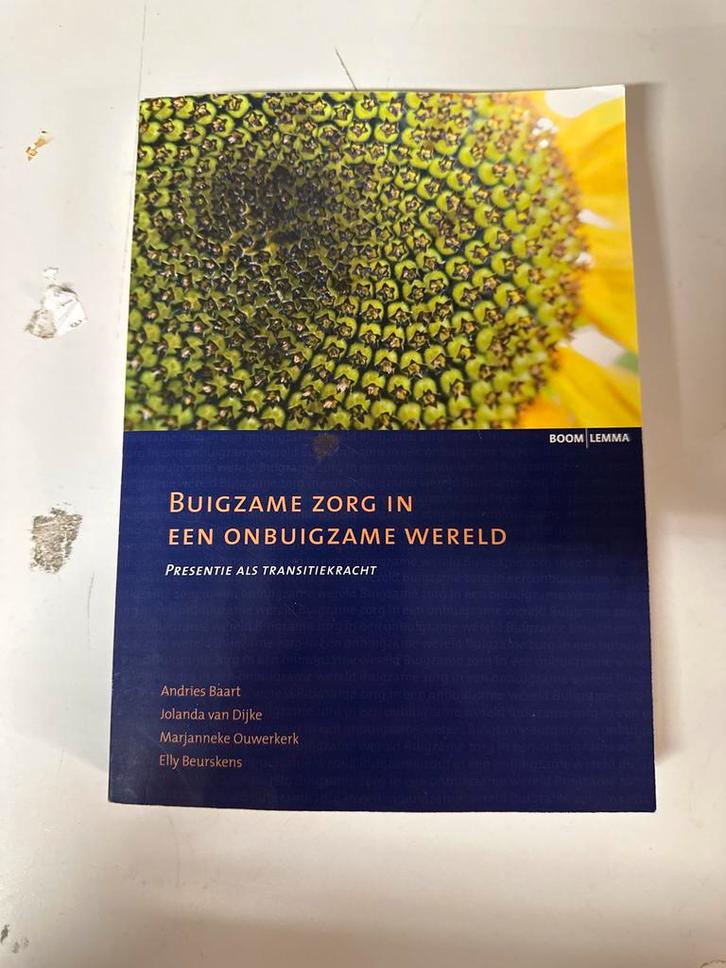 Buigzame Zorg in een Onbuigzame Wereld, Boeken, Psychologie, Zo goed als nieuw, Overige onderwerpen, Verzenden