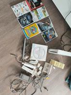 Nintendo wii compleet, Spelcomputers en Games, Spelcomputers | Nintendo Wii, Ophalen of Verzenden, Gebruikt, Met 2 controllers