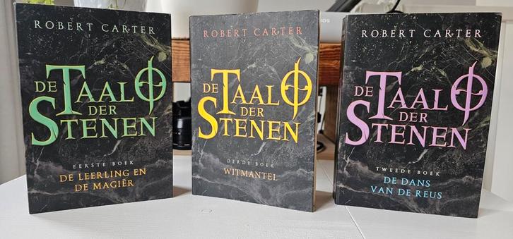 Robert Carter - Taal der Stenen triologie- paperback, Boeken, Fantasy, Gelezen, Ophalen of Verzenden