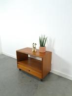 Deens design Dyrlund kast audio tv meubel op wielen, Gebruikt, Deens design, vintage, Teakhout, Minder dan 100 cm