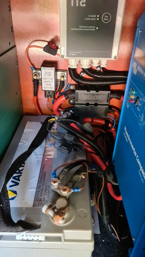 230 volt systeem met Victron kastje, Auto-onderdelen, Accu's en Toebehoren, Ophalen