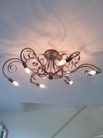 Plafond lamp , fraaie uitvoering. beschikbaar voor biedingen