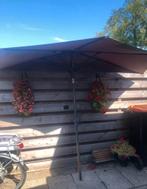 Te koop: halfronde antraciet parasol 260 x 140 cm, Ophalen, Gebruikt, 2 tot 3 meter, Waterdicht